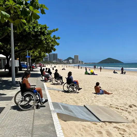 Acessibilidade nas Praias de Vitória: Um Guia Prático Acessibilidade nas Praias de Vitória: Um Guia Prático