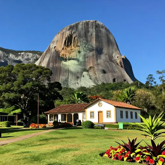Descubra a Associação Turística de Pedra Azul