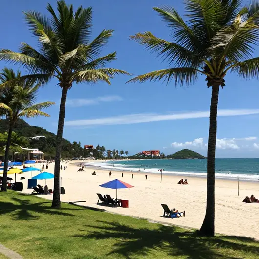 Descubra a Praia de Camburi: O Paraíso em Vitória, ES