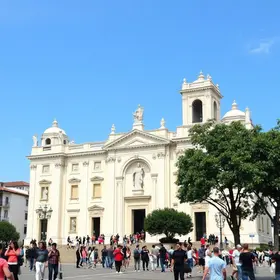Segundo dia do Celebra Vitória reúne grandes sucessos na Praça do Papa